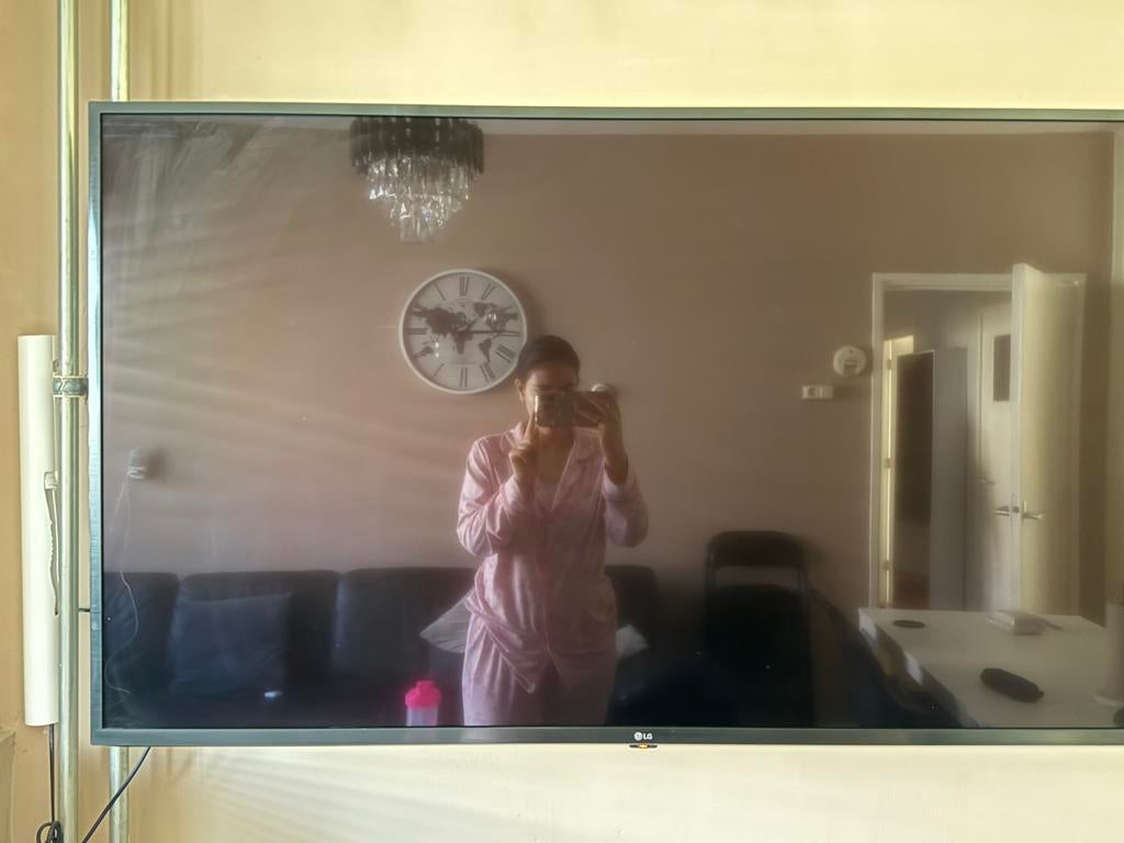 Nieuwe LG TV 55 Inch 1 jaar gebruikt weg Ivm verhuizing, 50 Hz, Ophalen of Verzenden, Zo goed als nieuw, 100 cm of meer