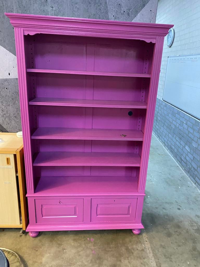 Roze boekenkast met twee klapdeurtjes, Ophalen, Gebruikt, 100 tot 150 cm, 200 cm of meer