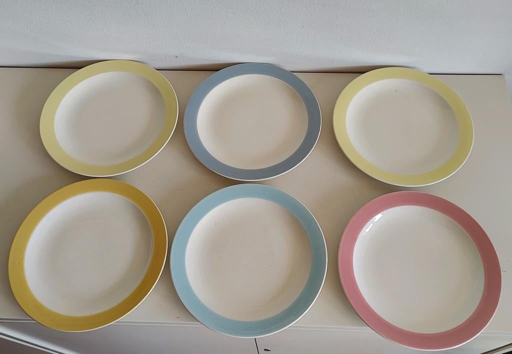 6 dinerborden P. Regout & Co Maastricht pastel vintage, Gebruikt, Ophalen of Verzenden, Bord(en), Effen
