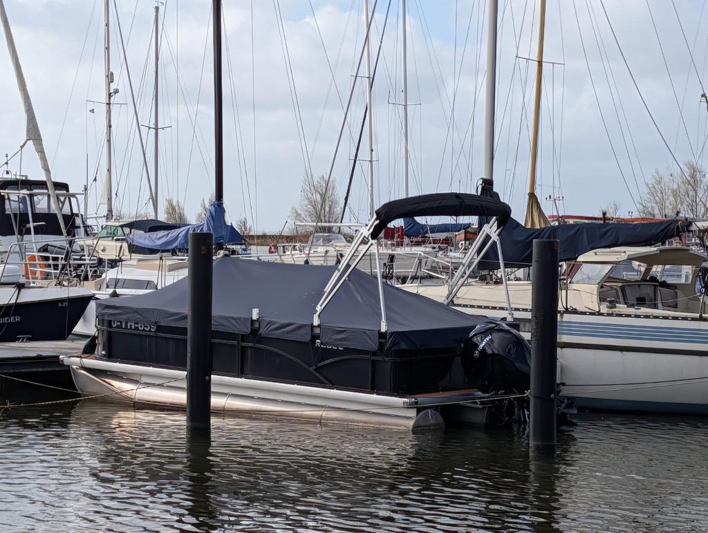 Pontonboot Rebel 580 90PK ZGAN met Trailer Ponton boot, Ophalen, 50 pk of meer, Aluminium, Zo goed als nieuw