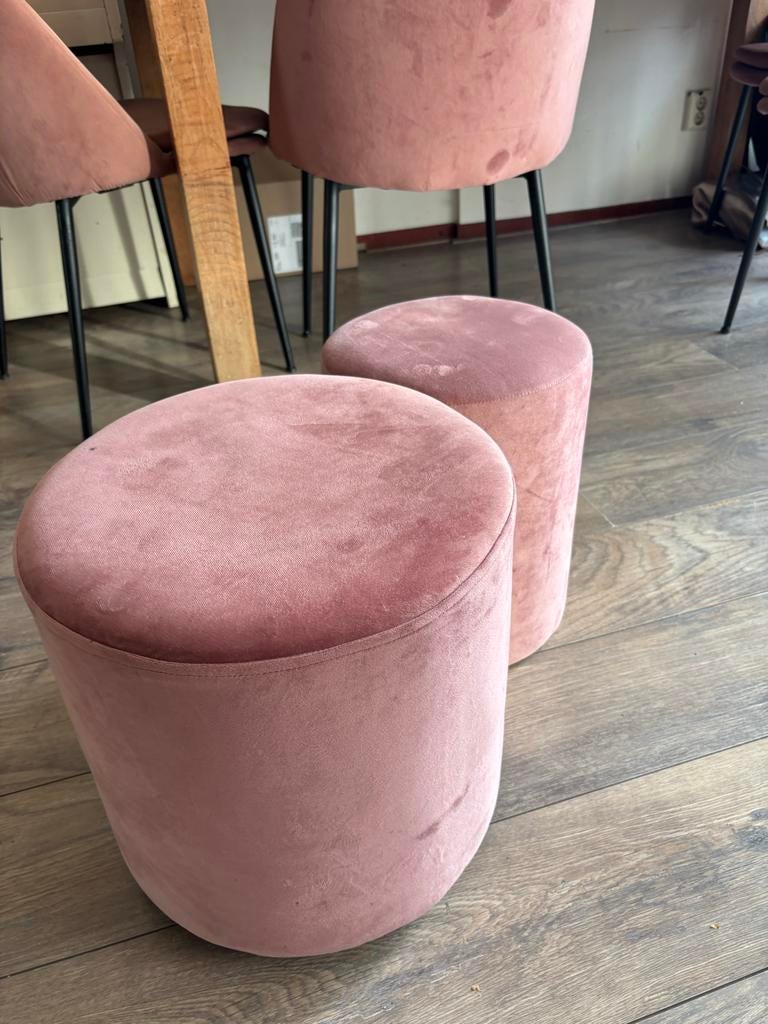 Twee roze poefen, Minder dan 50 cm, Gebruikt, Rond, Ophalen of Verzenden