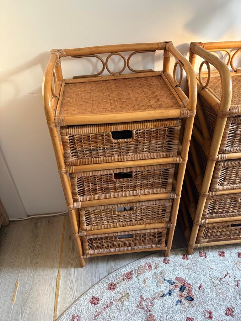 rotan kastje met 4 lades, Huis en Inrichting, Kasten | Ladekasten, Overige materialen, Minder dan 50 cm, Gebruikt, Ophalen of Verzenden