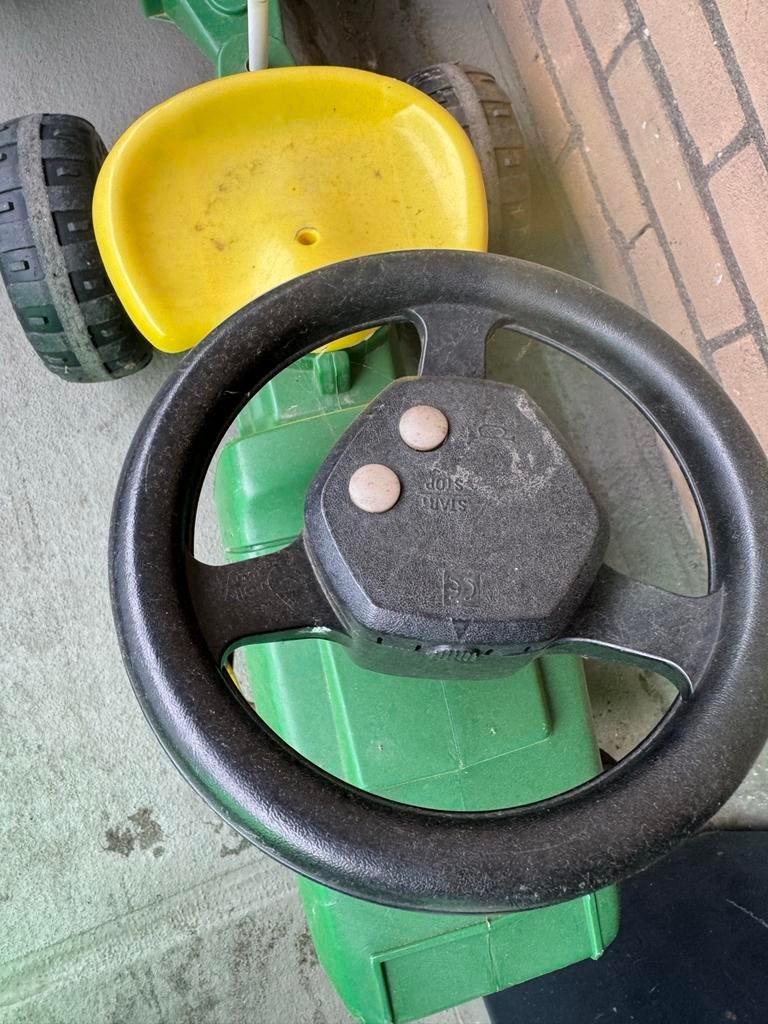 Speelgoed tractor met trappers en aanhanger, Ophalen, Gebruikt, Trapvoertuig