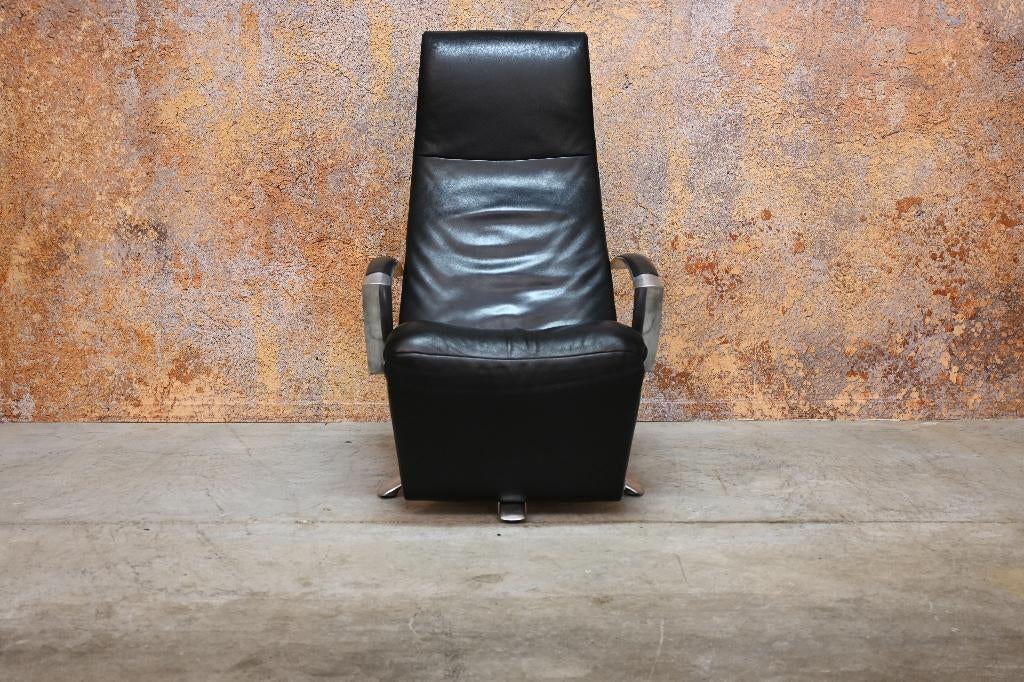 IZGStaat zwarte leren Jori Brainbuilder design relaxfauteuil