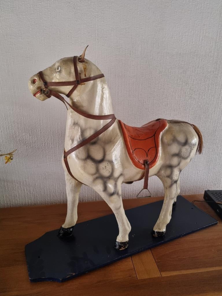 Antiek speelgoedpaard papier maché met leren tuigje, Ophalen