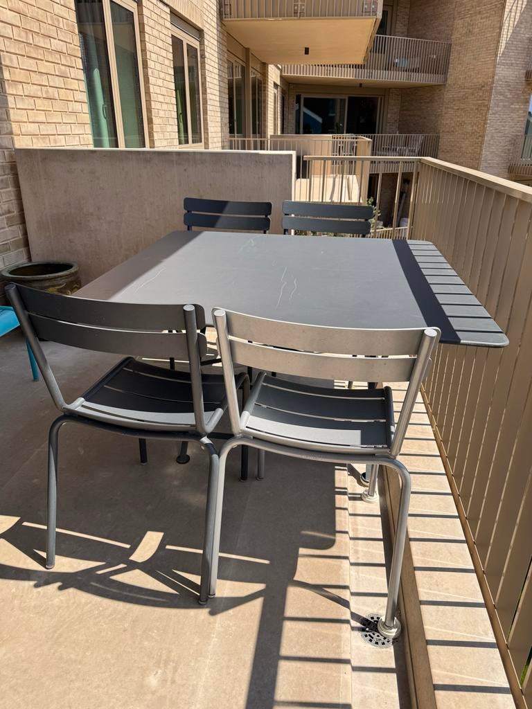 Fermob Caractère tuintafel 128x128 met Luxembourg stoelen, Tuin en Terras, Ophalen of Verzenden, Gebruikt, Vierkant, Metaal