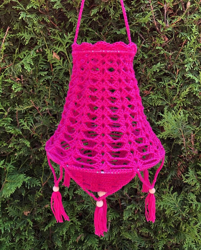 Handmade gehaakte roze kroonluchter kwastjes houten kralen, Ophalen of Verzenden, Nieuw, Haken, Overige typen