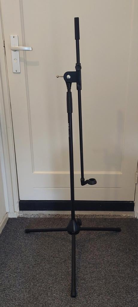 Millenium microfoonstandaard, Muziek en Instrumenten, Ophalen of Verzenden, Zo goed als nieuw