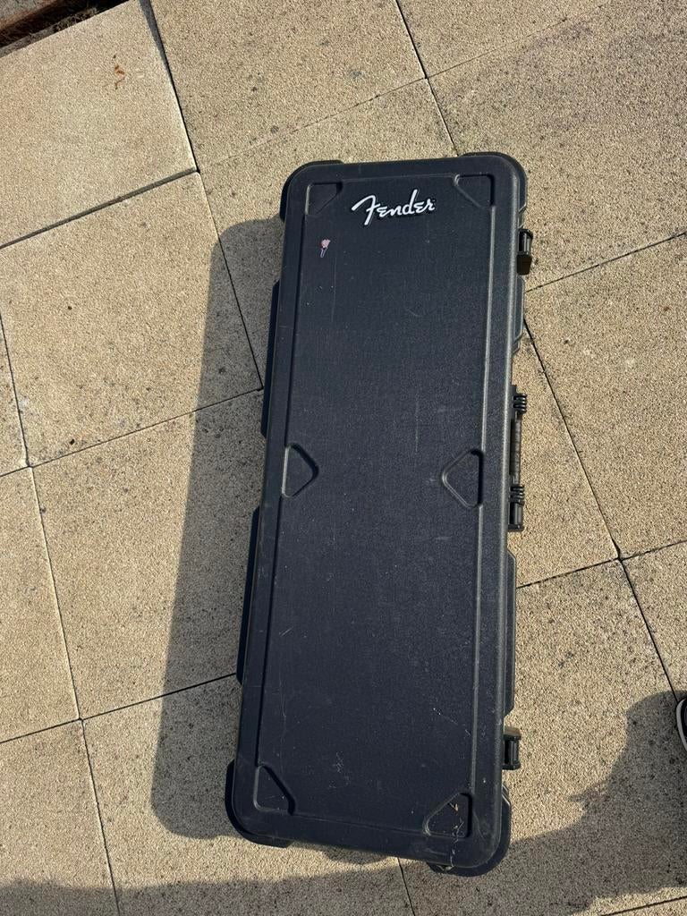 Fender koffer voor elektrische gitaar, Muziek en Instrumenten, Ophalen of Verzenden, Zo goed als nieuw