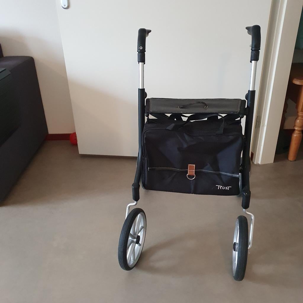 Trust Rollator, Ophalen