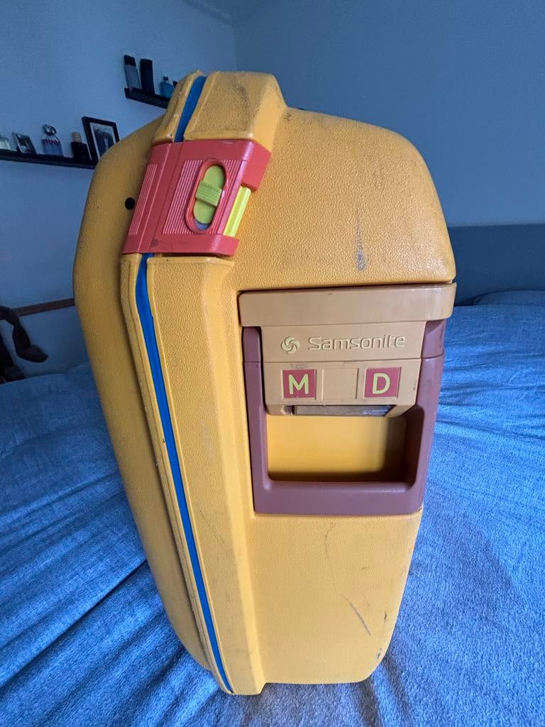 Gele Samsonite koffer, Sieraden, Tassen en Uiterlijk, Koffers, Gebruikt, Hard kunststof, 45 tot 55 cm, Slot