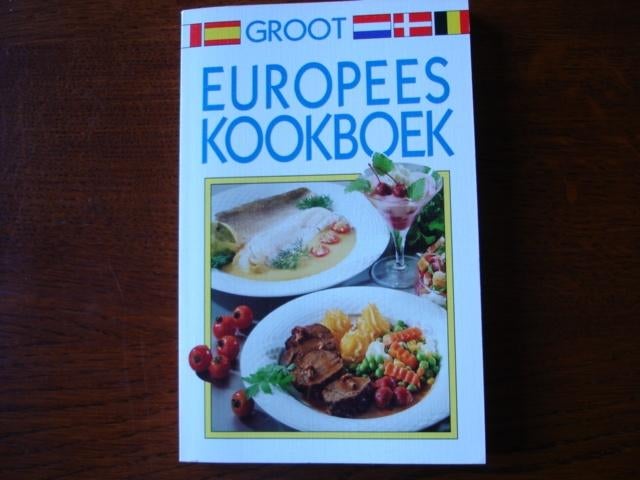 Groot EUROPEES Kookboek met recepten uit 20 landen., Boeken, Kookboeken, Ophalen of Verzenden, Zo goed als nieuw