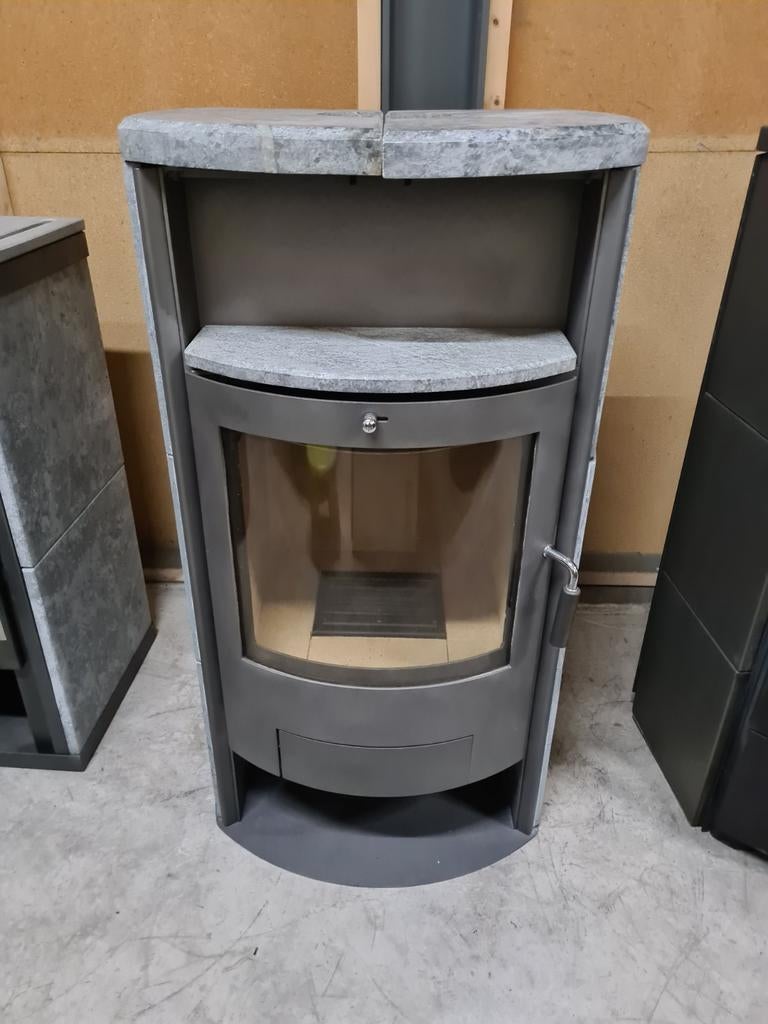 MOOIE SPEKSTEEN HOUTKACHEL TOP MERK HARK