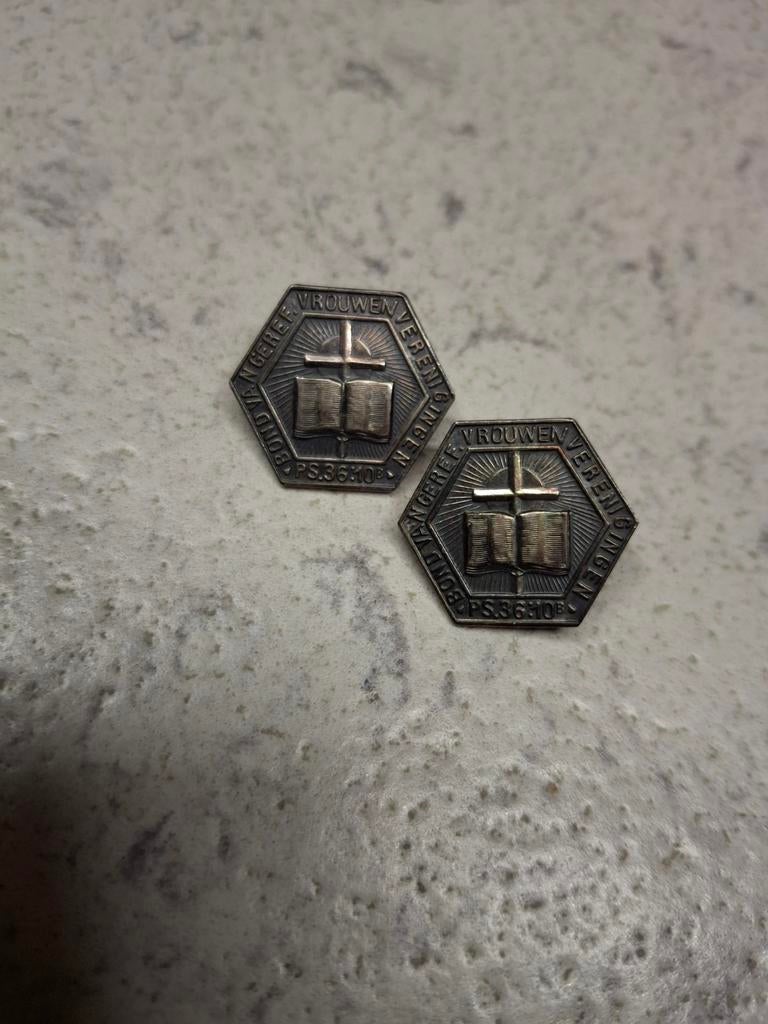 Speldje Bond van Gereformeerden Vrouwenverenigingen, Verzamelen, Speldjes, Pins en Buttons, Ophalen, Gebruikt, Overige onderwerpen