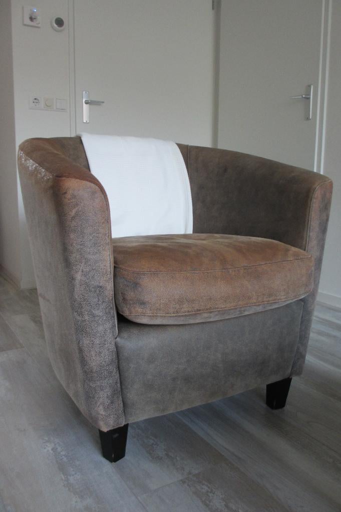 fauteuil in geschuurd leder, bruin, in zeer goede staat, Huis en Inrichting, Ophalen, Gebruikt, Minder dan 75 cm, Leer
