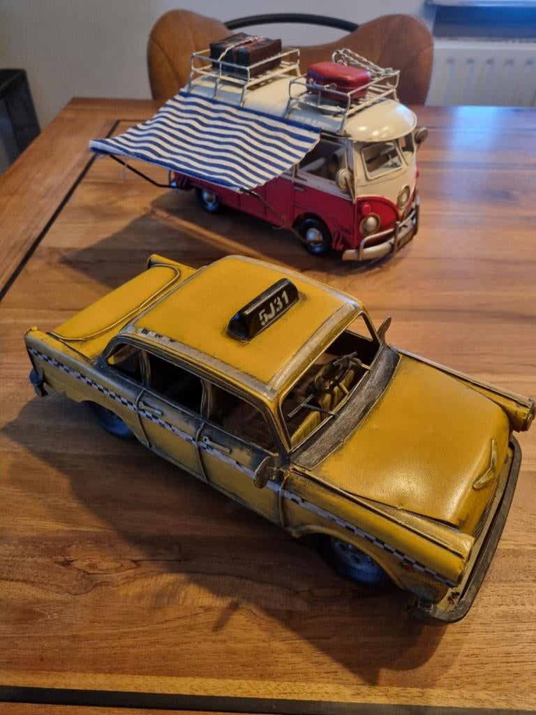 Te koop. 2 mooie vintage auto modellen van metaal, Ophalen, Zo goed als nieuw