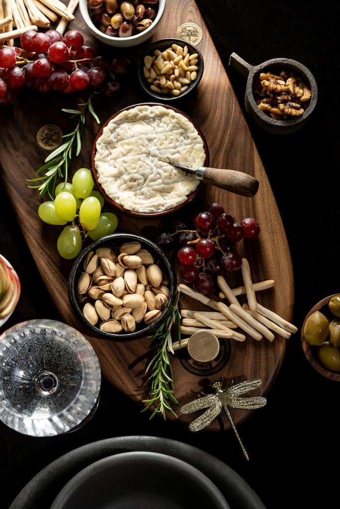 Beauty and the Beast Charcuterie Board (Figured Walnut) ️, 6536JC, Info@mrjd-woodworks.com, Nieuw, Ophalen of Verzenden