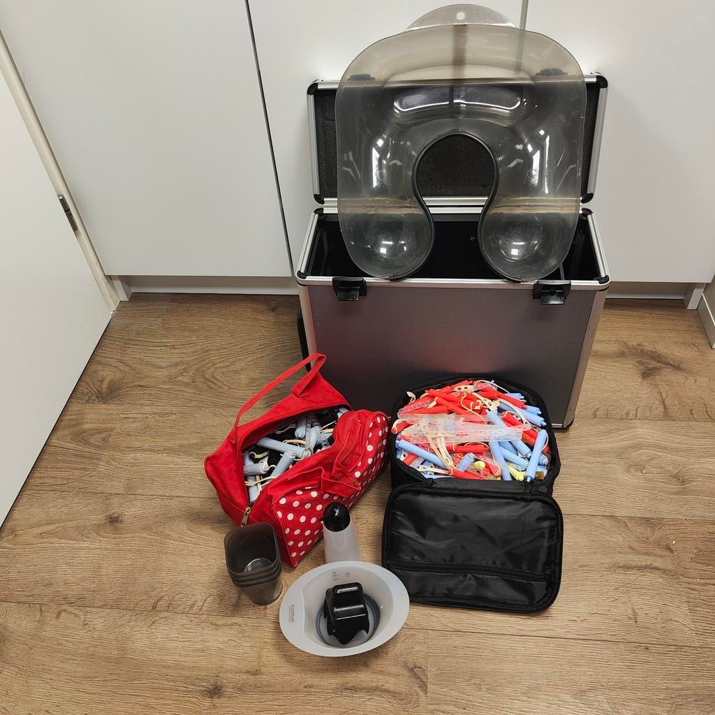Permanent koffer, met spullen. Kappersopleiding, Ophalen, Zo goed als nieuw