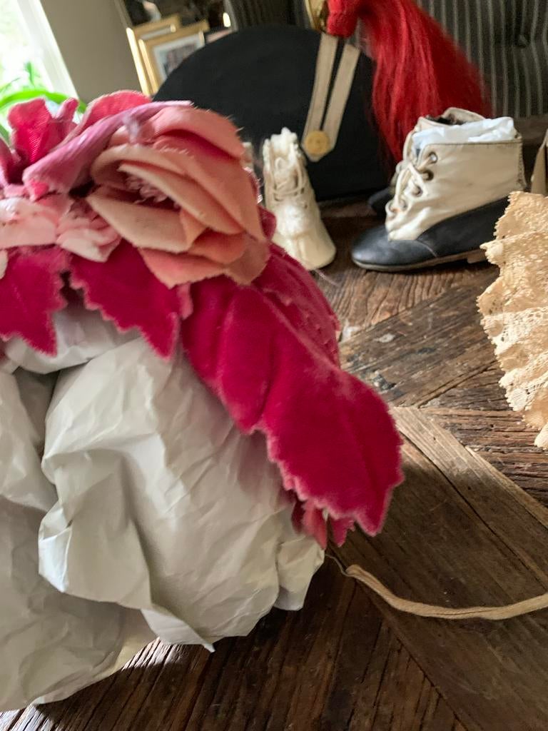 Vintage kinder Poppenmutsje met Bloemen Bonnet, Hoed, T, Zo goed als nieuw, N