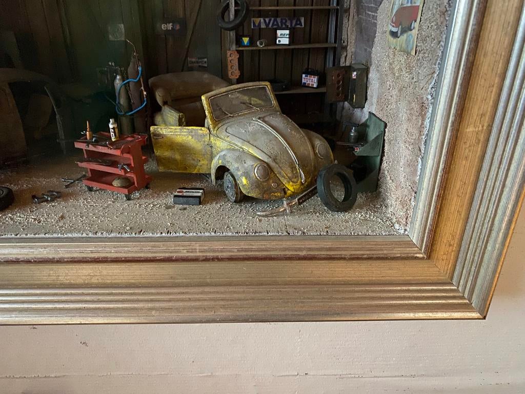 VW Garage Diorama Ingelijst met Museumglas, Ophalen, Gebruikt, Groter dan 1:35, Diorama