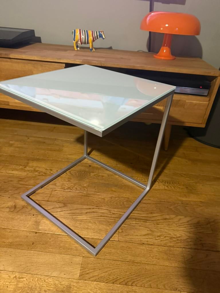 Jan Kurtz , design , Classico bijzettafel ,, Minder dan 55 cm, Rond, Ophalen, 45 tot 60 cm