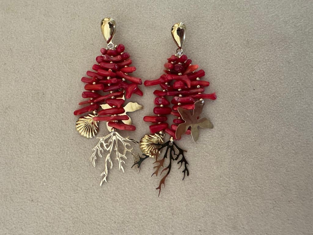 Gouden oorbellen met koraal schelpjes bedels 18k verguld, Overige materialen, Hangers, Nieuw, Ophalen of Verzenden