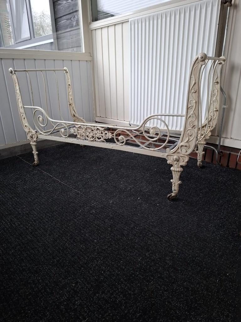 Antiek Frans kinderbedje, Day bad.  honden bedje, Ophalen