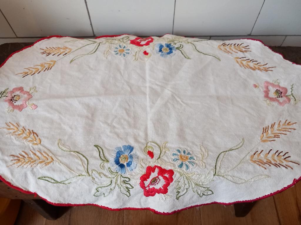 vintage Frans borduurwerk brocante korenbloem klaproos kleed, Antiek en Kunst, Ophalen