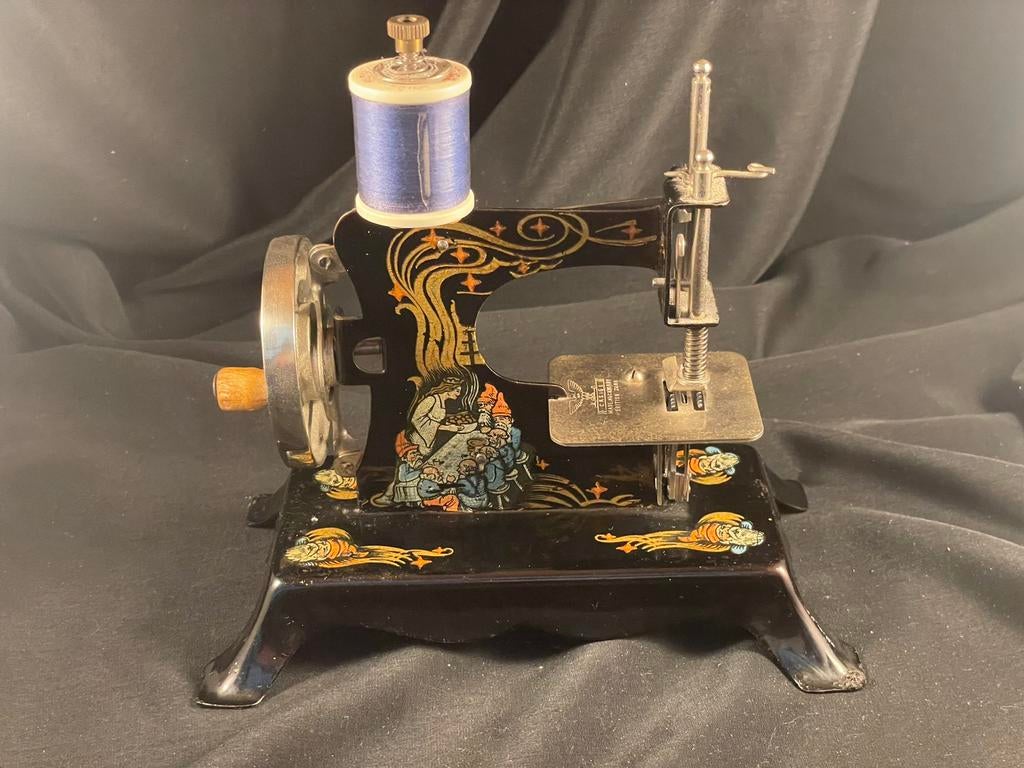 Kindernaaimachine, Antiek en Kunst, Antiek | Speelgoed, Ophalen of Verzenden