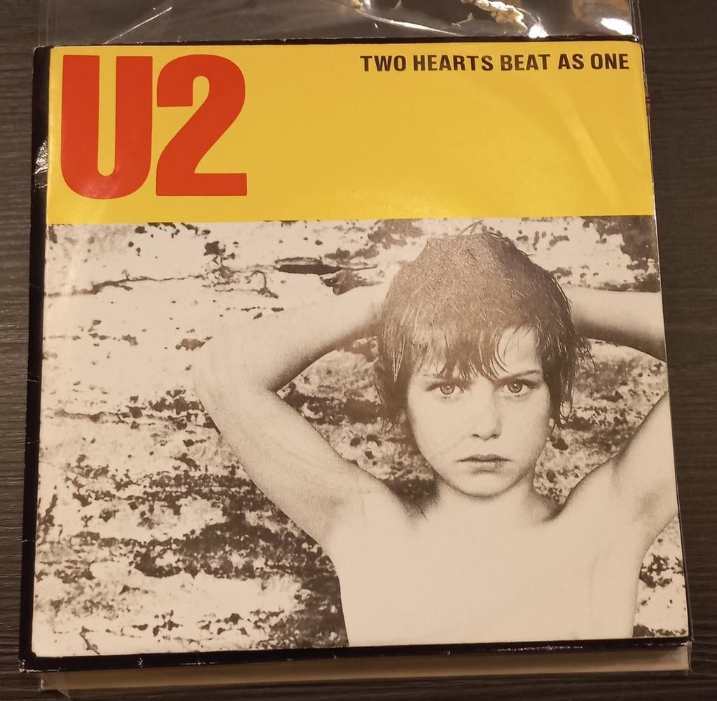 U2 Two hearts beat as one Frankrijk 45 Fh EX 1983, 7 inch, Single, Ophalen of Verzenden, Zo goed als nieuw