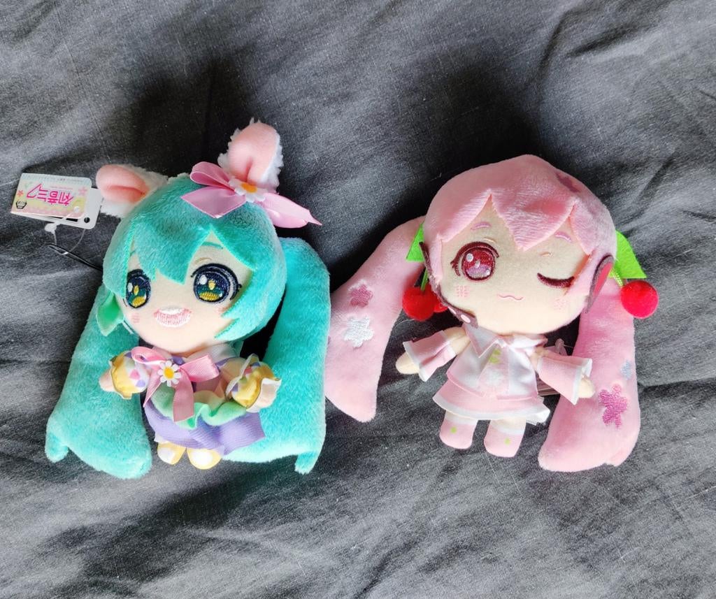 Hatsune Miku Sakura Miku plush & Easter Bunny anime figure, Ophalen of Verzenden, Nieuw