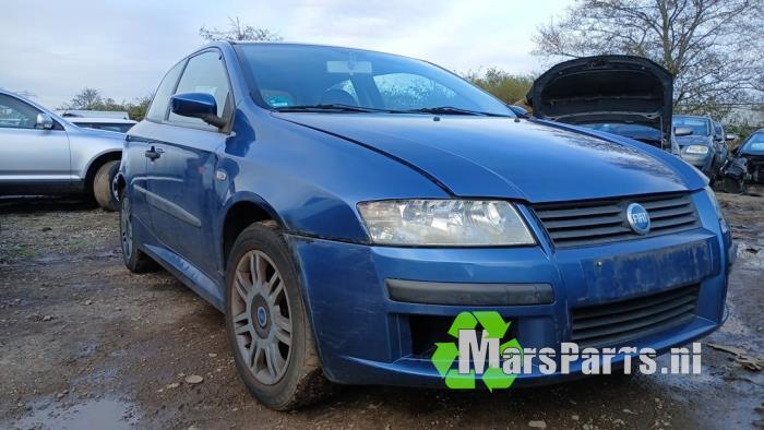 Remklauw (Tang) rechts-voor van een Fiat Stilo, Gebruikt, -, -, Ophalen of Verzenden