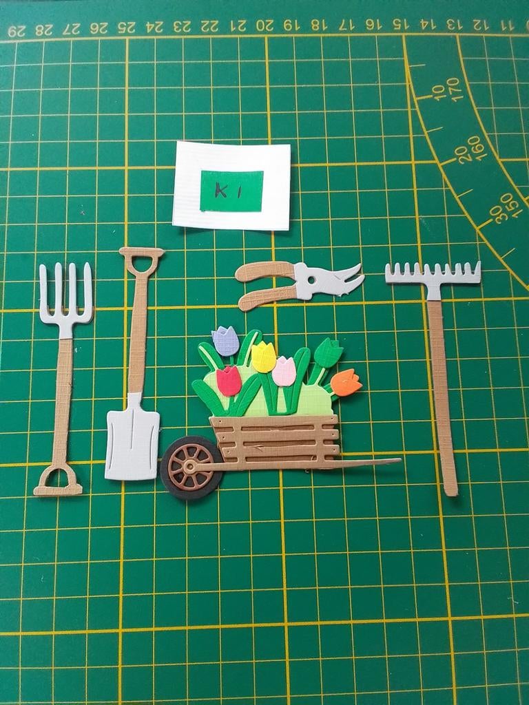 K1 Stansjes kruiwagen met tulpen en tuingereedsdhap, Ophalen of Verzenden, Nieuw, Overige thema's, Overige typen