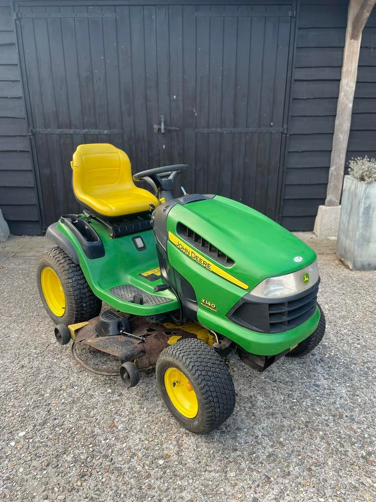 Nette John Deere X140 Zitmaaier, Tuin en Terras, Zitmaaiers, Ophalen of Verzenden, Zo goed als nieuw