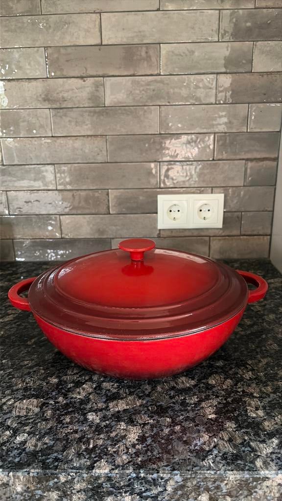 Grote rood geemailleerde gietijzeren pan, Ophalen of Verzenden, Zo goed als nieuw, Gietijzer, Koekenpan of Braadpan