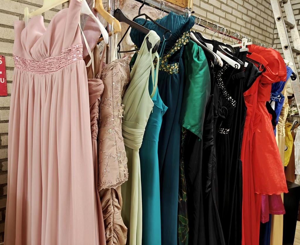 Partij van 32 Gala-/Baljurken - Diverse Merken & Maten, Maat 38/40 (M), Galajurk, Overige kleuren, Diverse