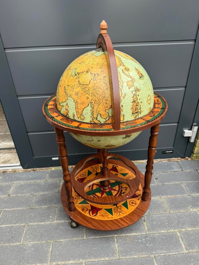 Oude drankbar/wereldbol, Ophalen, Zo goed als nieuw