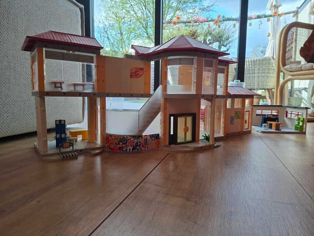 Playmobil school met gymzaal en apart basisschoollokaal, Kinderen en Baby's, Speelgoed | Playmobil, Ophalen, Gebruikt, Complete set