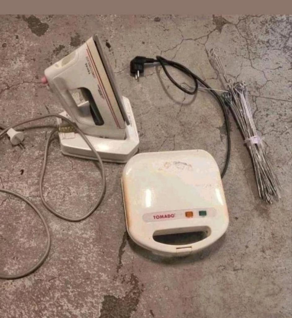 Set keukenspullen tosti ijzer Tefal strijkijzer en bbq spul, Ophalen of Verzenden