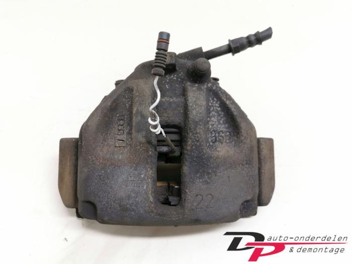 Remklauw (Tang) rechts-voor van een Mercedes Sprinter