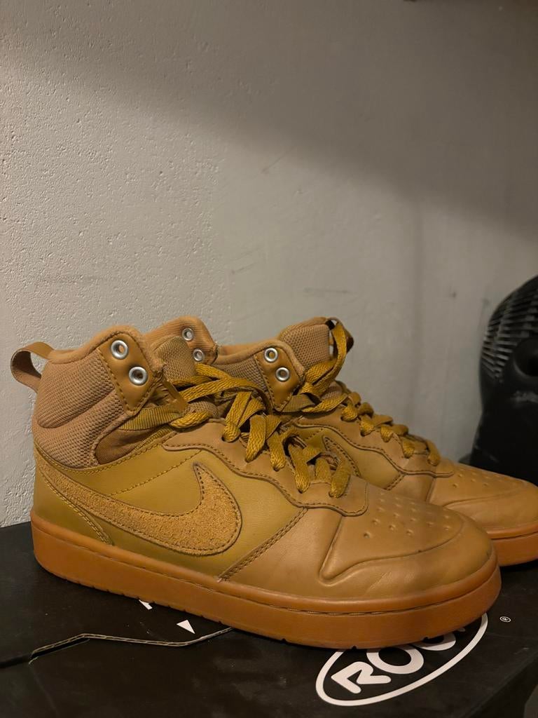 Nike schoenen, Geel, Ophalen of Verzenden, Sneakers of Gympen, Zo goed als nieuw