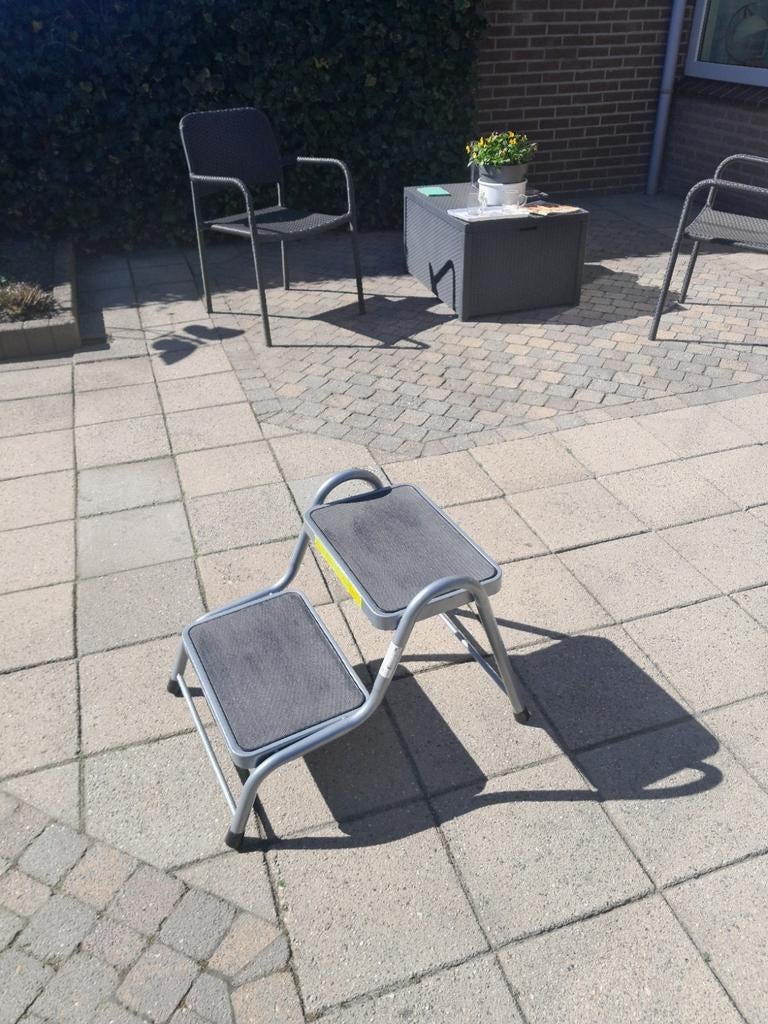 Caravan opstapje, Ophalen