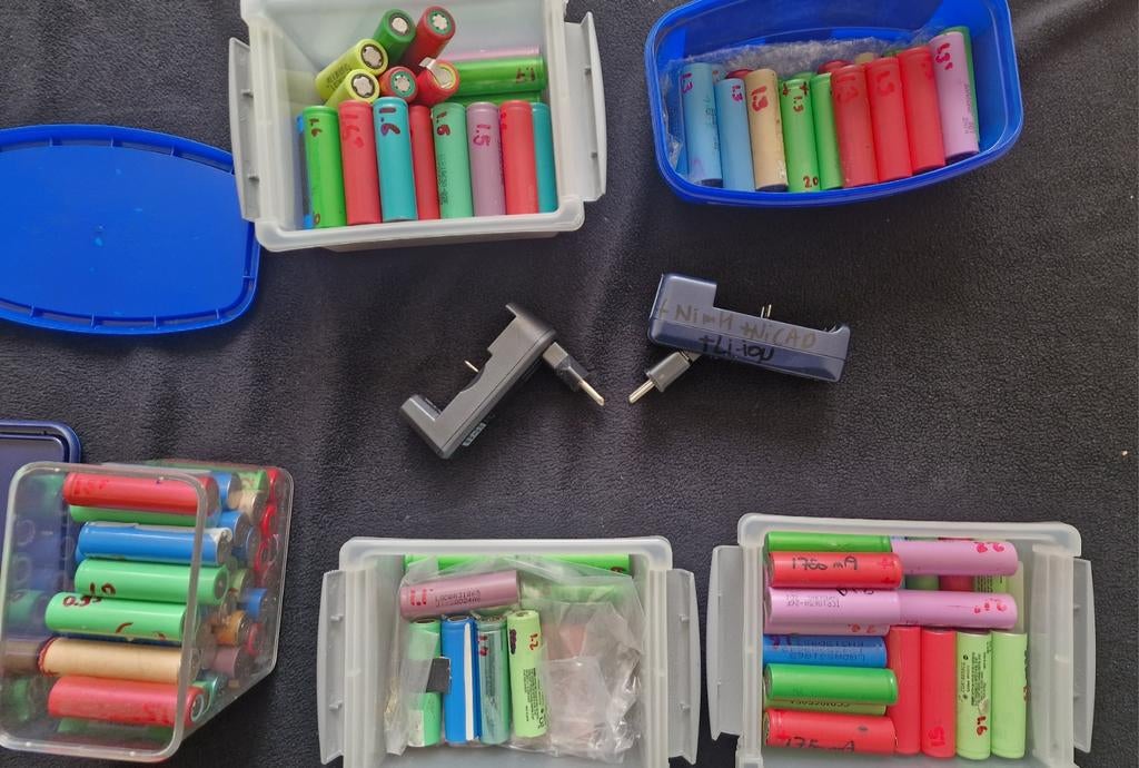 18650 Li-ion batterijen zonder beveiliging + laders, Ophalen, Gebruikt, Oplaadbaar