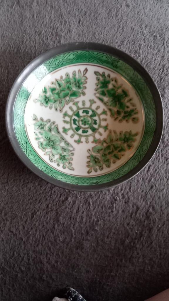 Japanse tinnen kom/bord, gedecoreerd in Hong Kong, Antiek en Kunst, Antiek | Porselein, Ophalen of Verzenden