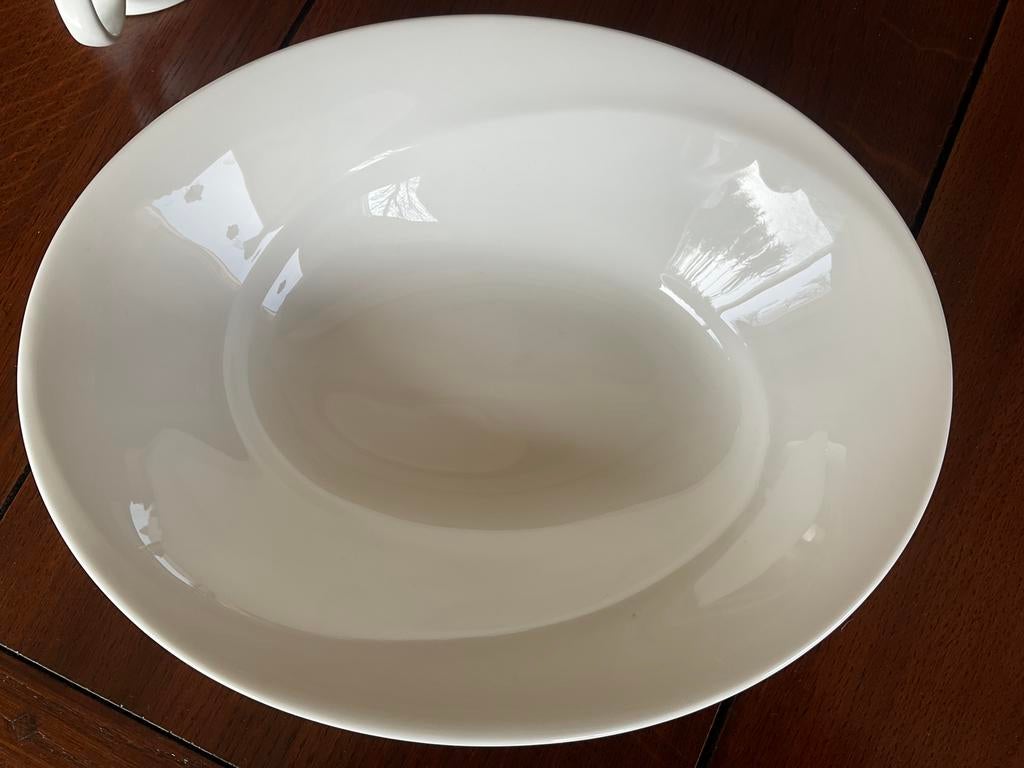 Wedgwood solar shape 225 / ovale serveerschaal 25.7 x 20.6, Huis en Inrichting, Keuken | Servies, Zo goed als nieuw, Schaal of Schalen