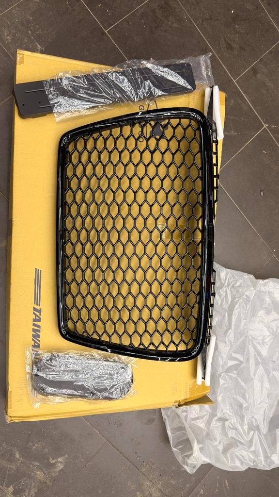 Audi A3/S3 8P grill 2003-2008, Auto-onderdelen, Carrosserie en Plaatwerk, Voor, Nieuw, Bumper, Audi