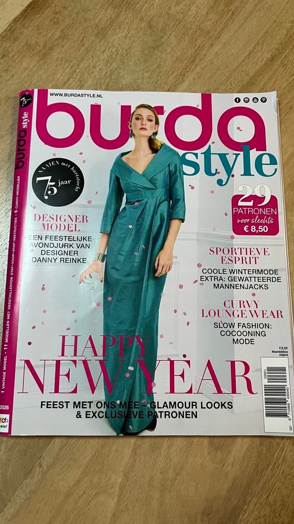 Te koop: nieuwe Burda, Hobby en Vrije tijd, Ophalen of Verzenden, Nieuw, Vrouw, Burda