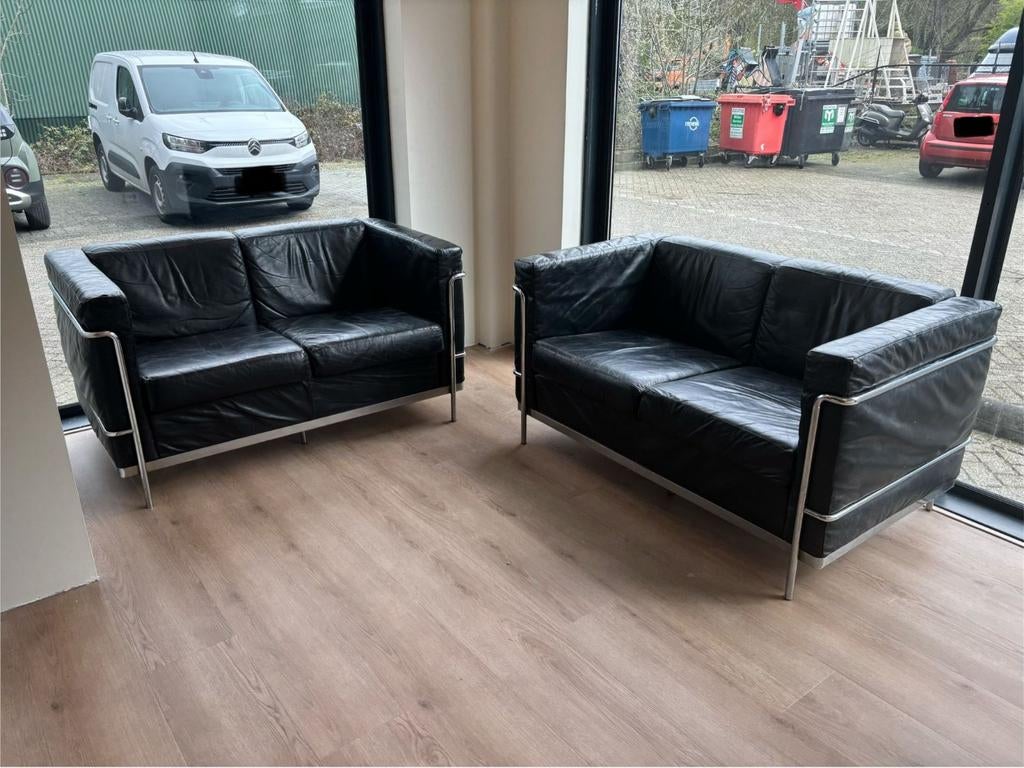 2x Tweezitsbank leer design Le Corbusier, Ophalen, Gebruikt, 150 tot 200 cm, Tweepersoons