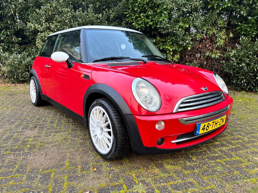 Mini 1.6 16V Cooper 2006 Rood, Auto's, Voorwielaandrijving, 4 cilinders, 4 stoelen, Handgeschakeld