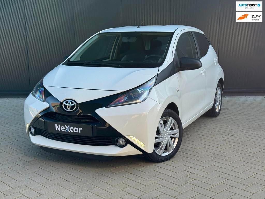 Toyota Aygo X-CITE Carplay|5-deurs|Cruise|LM|, Auto's, Voorwielaandrijving, Euro 5, Stof, Gebruikt